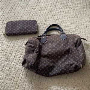 Handle bag with wallet